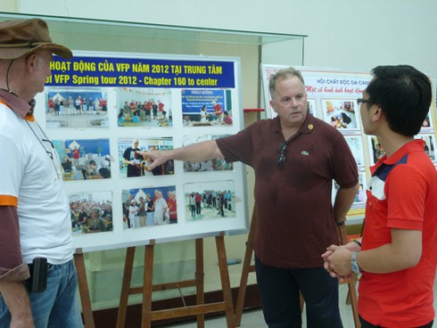 Những người Mỹ ở cuộc triển lãm nạn nhân da cam - ảnh 8