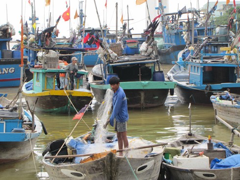 32 tàu cá đã vào tránh bão số 6 ở đảo Hải Nam - ảnh 1