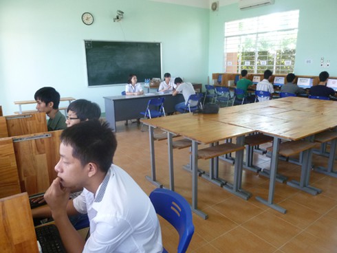 Sát hạch lý thuyết bằng máy tính: Chơi khó nông dân? - ảnh 5