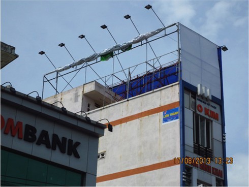 Quảng cáo phá lệnh cấm ngang nhiên giữa Đà Nẵng - ảnh 11