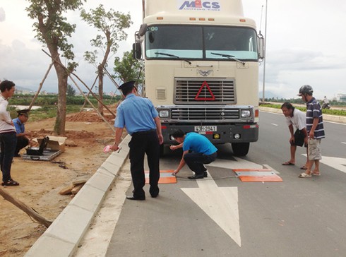 Đà Nẵng: Xử lý mạnh tay các xe tải, xe khách vi phạm - ảnh 1