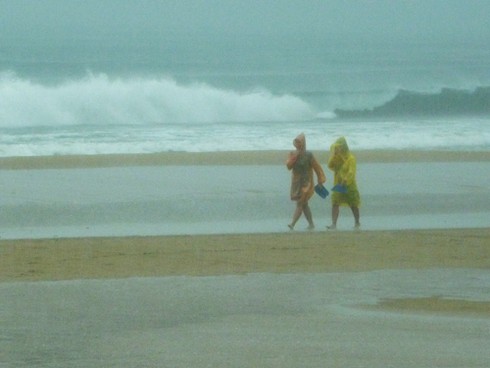 Bão số 8: Chùm ảnh Đà Nẵng chìm trong mưa lớn - ảnh 14