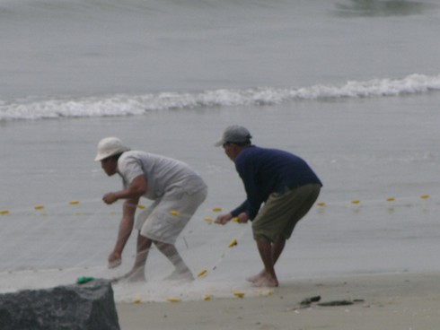 Bão số 8: Chùm ảnh Đà Nẵng chìm trong mưa lớn - ảnh 15