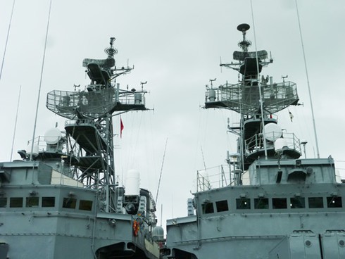 Cận cảnh tàu Tự vệ biển Nhật Bản thăm Đà Nẵng - ảnh 4