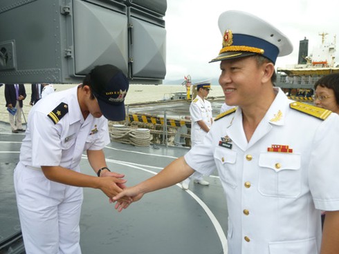 Cận cảnh tàu Tự vệ biển Nhật Bản thăm Đà Nẵng - ảnh 20