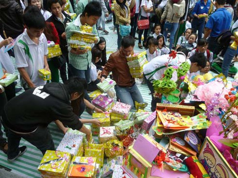 Đà Nẵng: Lập kỷ lục gói quà từ thiện nhiều nhất, nhanh nhất! - ảnh 22