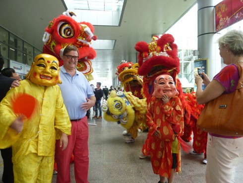 Du khách quốc tế nườm nượp “xông đất” Đà Nẵng - ảnh 10