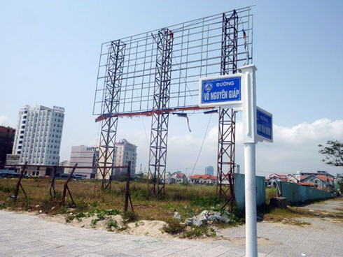 Đà Nẵng: Xử lý tình trạng nhếch nhác trên tuyến đường Võ Nguyên Giáp - ảnh 2