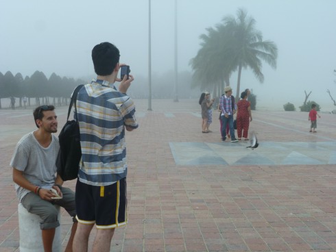 Đà Nẵng: Kỳ thú phố biển bỗng chìm trong sương mù - ảnh 25