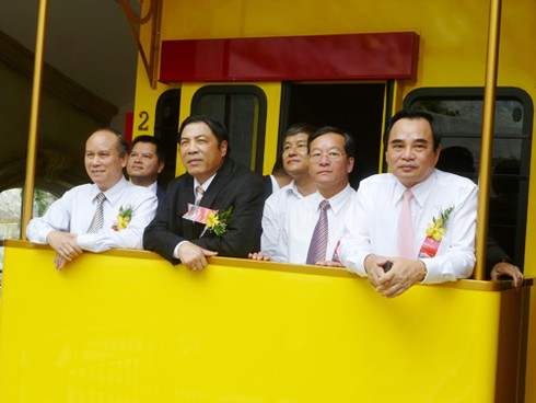 Ông Nguyễn Bá Thanh dự chuyến tàu hỏa leo núi đầu tiên tại Việt Nam - ảnh 4