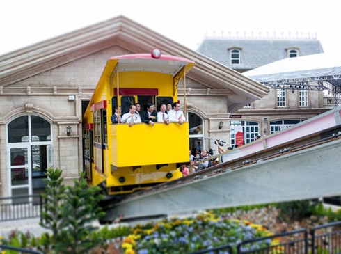 Ông Nguyễn Bá Thanh dự chuyến tàu hỏa leo núi đầu tiên tại Việt Nam - ảnh 5