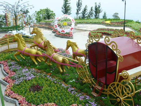Ông Nguyễn Bá Thanh dự chuyến tàu hỏa leo núi đầu tiên tại Việt Nam - ảnh 19