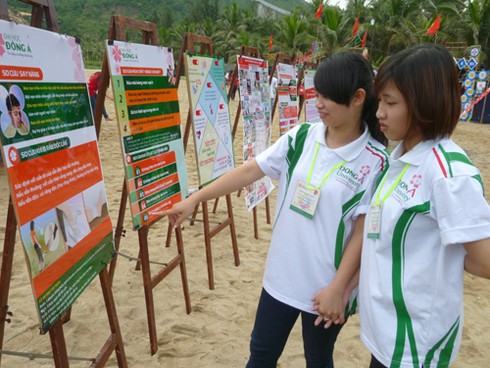 Đà Nẵng: Hơn 1.000 SV tham dự hội thi kỹ năng sơ cấp cứu trên biển - ảnh 2