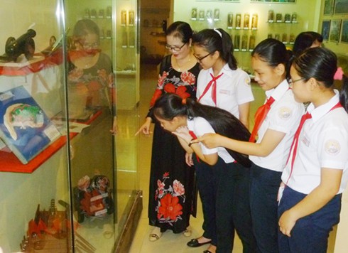 Học lịch sử tại Bảo tàng Đà Nẵng: Rơi lệ vì ân hận - ảnh 1