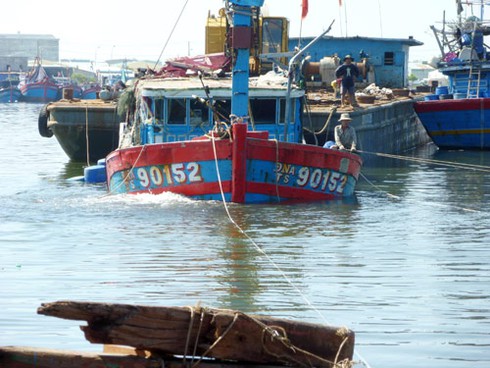 Đứt ruột đón “xác” tàu cá bị Trung Quốc đâm chìm - ảnh 9
