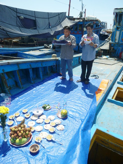 Trung Quốc có dám cung cấp danh tính tàu sắt đâm chìm tàu cá VN? - ảnh 1