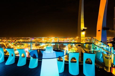 Ngắm Đà Nẵng tuyệt đẹp từ Sky bar cao nhất Việt Nam - ảnh 7