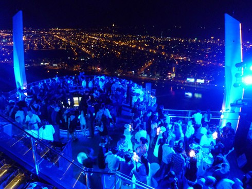 Ngắm Đà Nẵng tuyệt đẹp từ Sky bar cao nhất Việt Nam - ảnh 1
