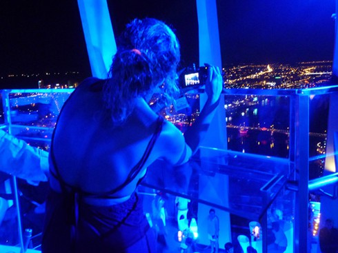Ngắm Đà Nẵng tuyệt đẹp từ Sky bar cao nhất Việt Nam - ảnh 2