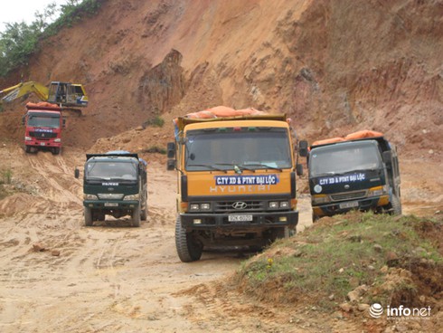 Đà Nẵng: Khai thác cao lanh
