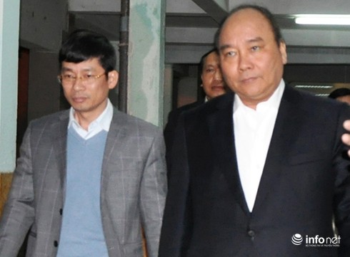 Phó Thủ tướng Nguyễn Xuân Phúc vào bệnh viện thăm ông Nguyễn Bá Thanh - ảnh 1