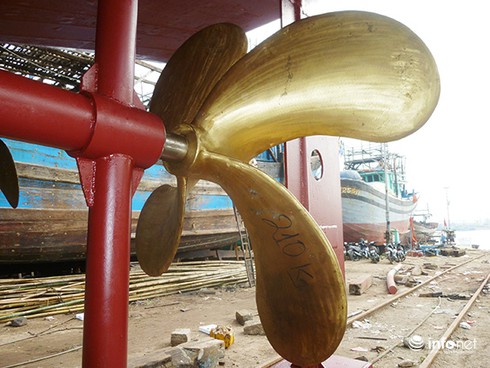 Cận cảnh hạ thủy tàu cá thay thế tàu ĐNa 90152 bị tàu Trung Quốc đâm chìm - ảnh 8