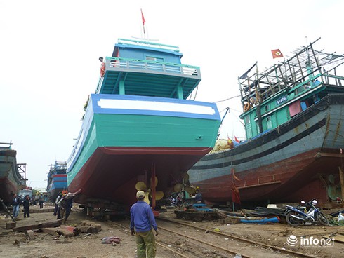 Cận cảnh hạ thủy tàu cá thay thế tàu ĐNa 90152 bị tàu Trung Quốc đâm chìm - ảnh 14