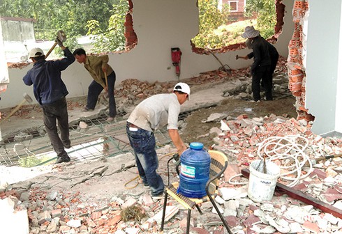 Hình ảnh độc quyền về việc tháo dỡ biệt thự trái phép ở Hải Vân - ảnh 4