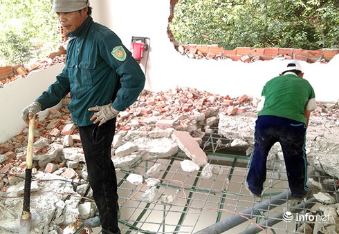 Hình ảnh độc quyền về việc tháo dỡ biệt thự trái phép ở Hải Vân - ảnh 6