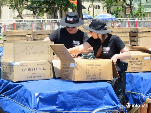 Bí mật bãi bắn của các đội thi trình diễn pháo hoa quốc tế Đà Nẵng 2015 - ảnh 26