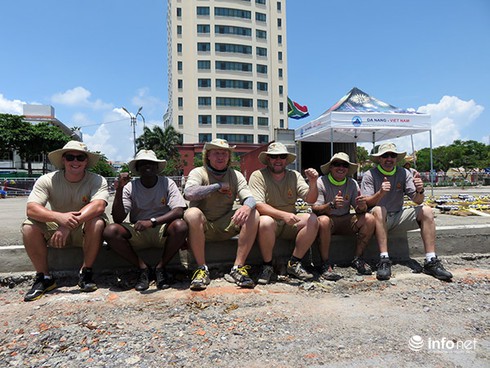 Bí mật bãi bắn của các đội thi trình diễn pháo hoa quốc tế Đà Nẵng 2015 - ảnh 23