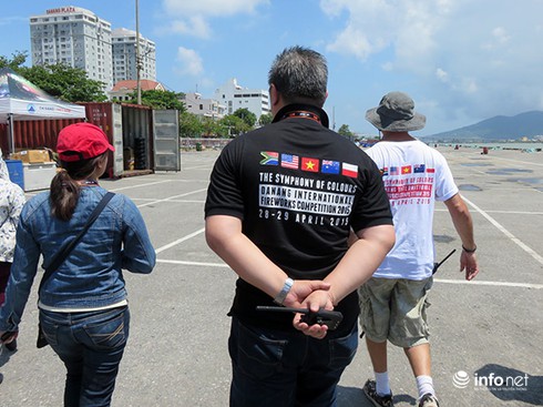 Bí mật bãi bắn của các đội thi trình diễn pháo hoa quốc tế Đà Nẵng 2015 - ảnh 4