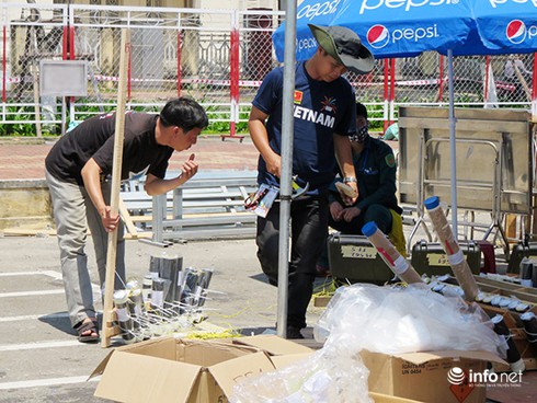 Bí mật bãi bắn của các đội thi trình diễn pháo hoa quốc tế Đà Nẵng 2015 - ảnh 28