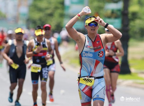 Hai VĐV Nam Phi, Thụy Sĩ vô địch cuộc đua “3 môn phối hợp” tại Đà Nẵng - ảnh 3