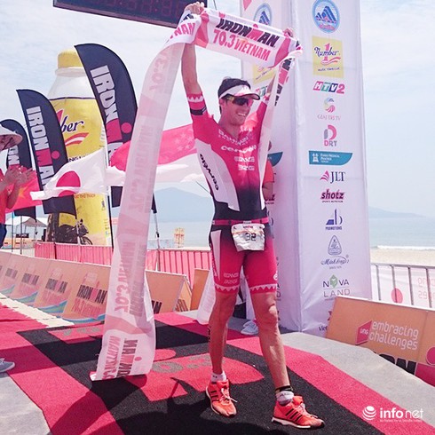 Hai VĐV Nam Phi, Thụy Sĩ vô địch cuộc đua “3 môn phối hợp” tại Đà Nẵng - ảnh 12