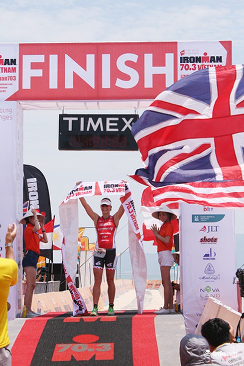 Hai VĐV Nam Phi, Thụy Sĩ vô địch cuộc đua “3 môn phối hợp” tại Đà Nẵng - ảnh 13