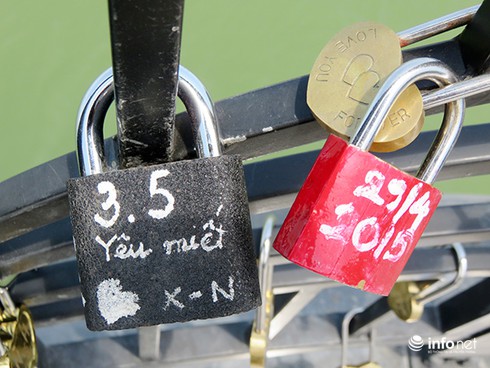 “Cầu tàu tình yêu” ở Đà Nẵng: Lãng mạn, ngộ nghĩnh và… nguy cơ! - ảnh 22