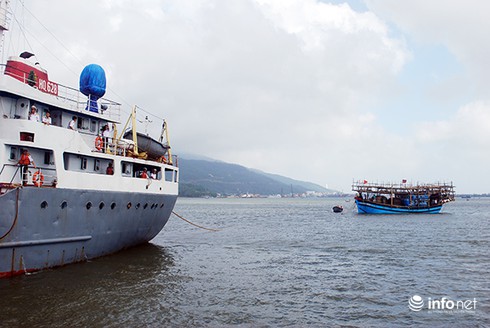 Cứu tàu cá và ngư dân bị nạn ở khu vực biển Trường Sa - ảnh 1