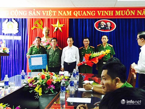 Bí thư Đà Nẵng thưởng nóng cảnh sát phá án cướp giật của du khách - ảnh 1