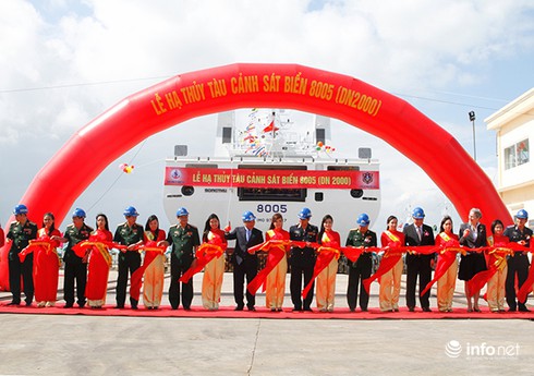 Hạ thủy tàu Cảnh sát biển đa năng đạt tiêu chuẩn quốc tế - ảnh 1