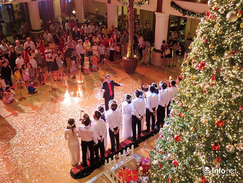 Đà Nẵng: Furama Resort rực sáng trong lễ thắp sáng cây thông Noel 2015 - ảnh 11