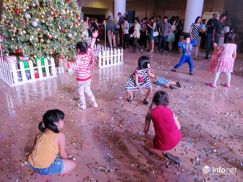 Đà Nẵng: Furama Resort rực sáng trong lễ thắp sáng cây thông Noel 2015 - ảnh 12