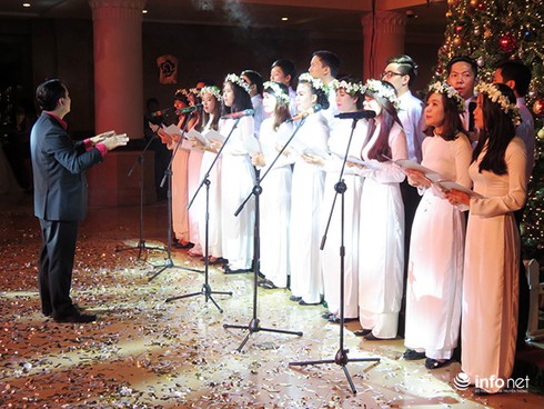 Đà Nẵng: Furama Resort rực sáng trong lễ thắp sáng cây thông Noel 2015 - ảnh 8