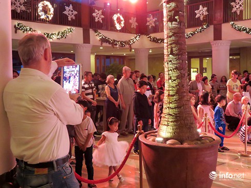 Đà Nẵng: Furama Resort rực sáng trong lễ thắp sáng cây thông Noel 2015 - ảnh 9