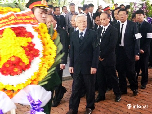 Đọc lại những dòng của lãnh đạo Đảng, Nhà nước trong sổ tang ông Nguyễn Bá Thanh - ảnh 1