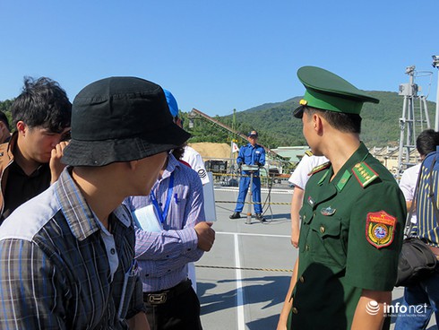 Vận thang độc đáo trên tàu đổ bộ JSDS Shimokita (LST-4002) của Hải quân Nhật Bản - ảnh 33