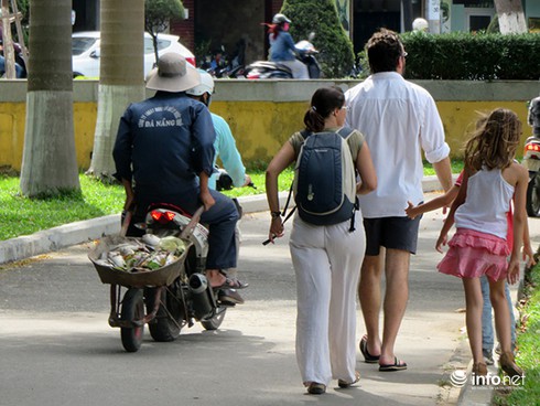 Đà Nẵng: Cá chết bất thường, nổi trắng hồ Công viên 29/3 - ảnh 21