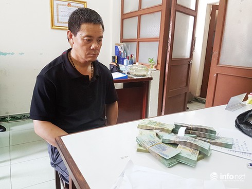 Mang tiền tỷ đi máy bay, bị khách Trung Quốc trộm mất 400 triệu - ảnh 1