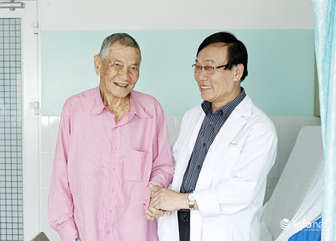 Đà Nẵng: Phẫu thuật thay khớp háng thành công cho bệnh nhân 101 tuổi - ảnh 1