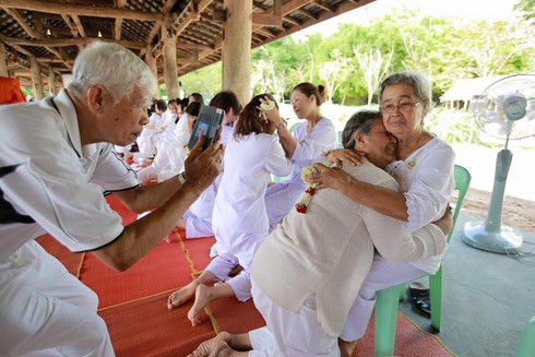 Những hình ảnh xúc động trong Ngày của mẹ ở Thái Lan - ảnh 4